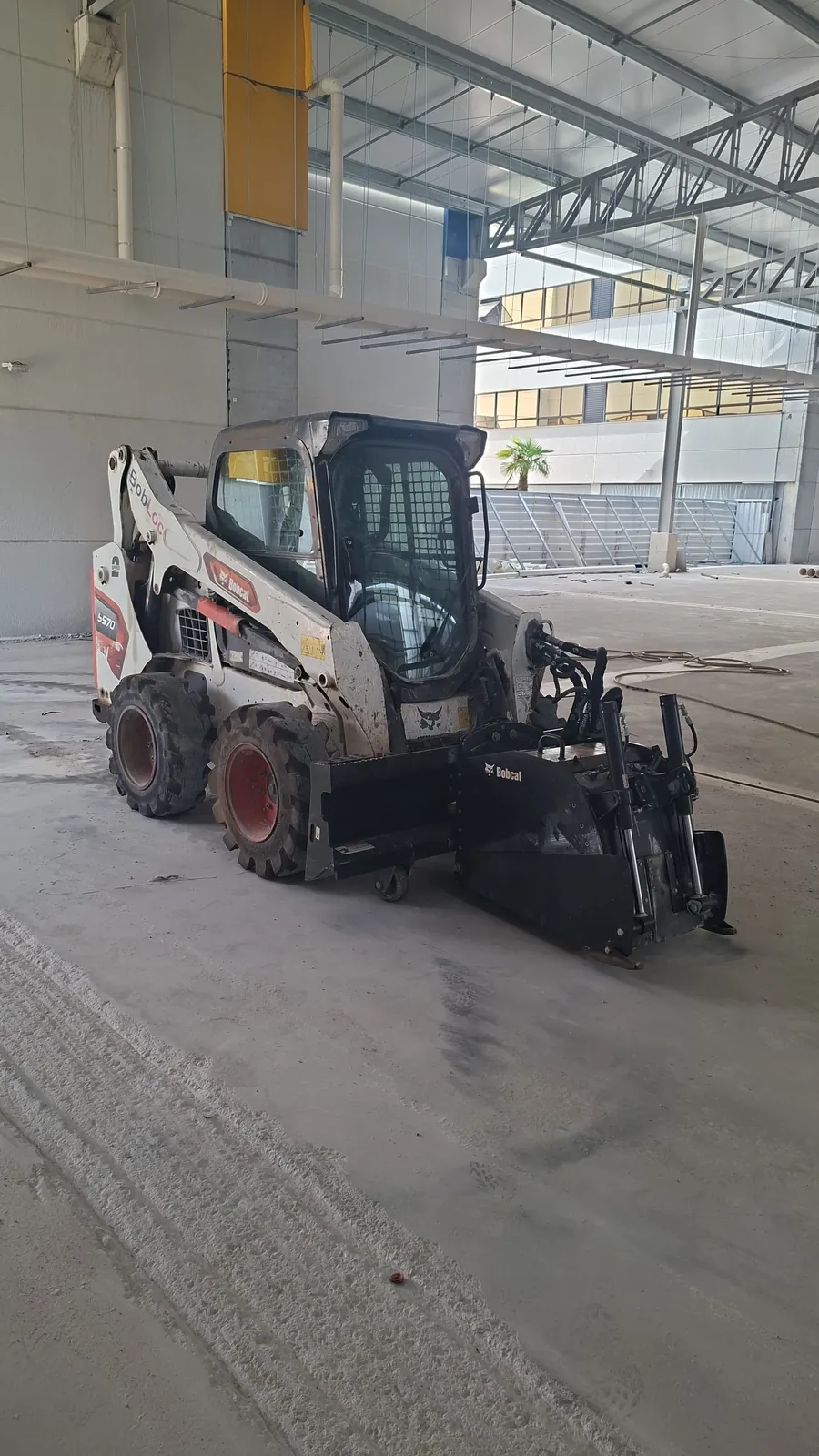 Locação de fresadora de asfalto Bobcat em Curitiba