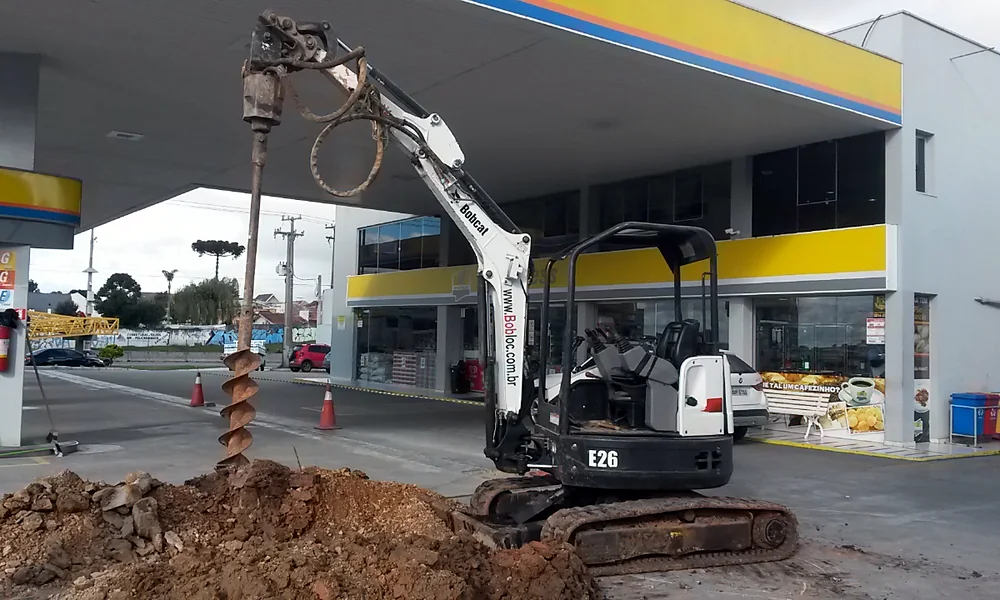 Mini escavadeira Bobcat E26 E27z com perfuratriz trado