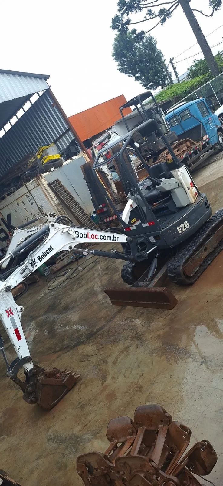 Mini escavadeira Bobcat E26 esteira de borracha usada à venda em Curitiba, foto 4
