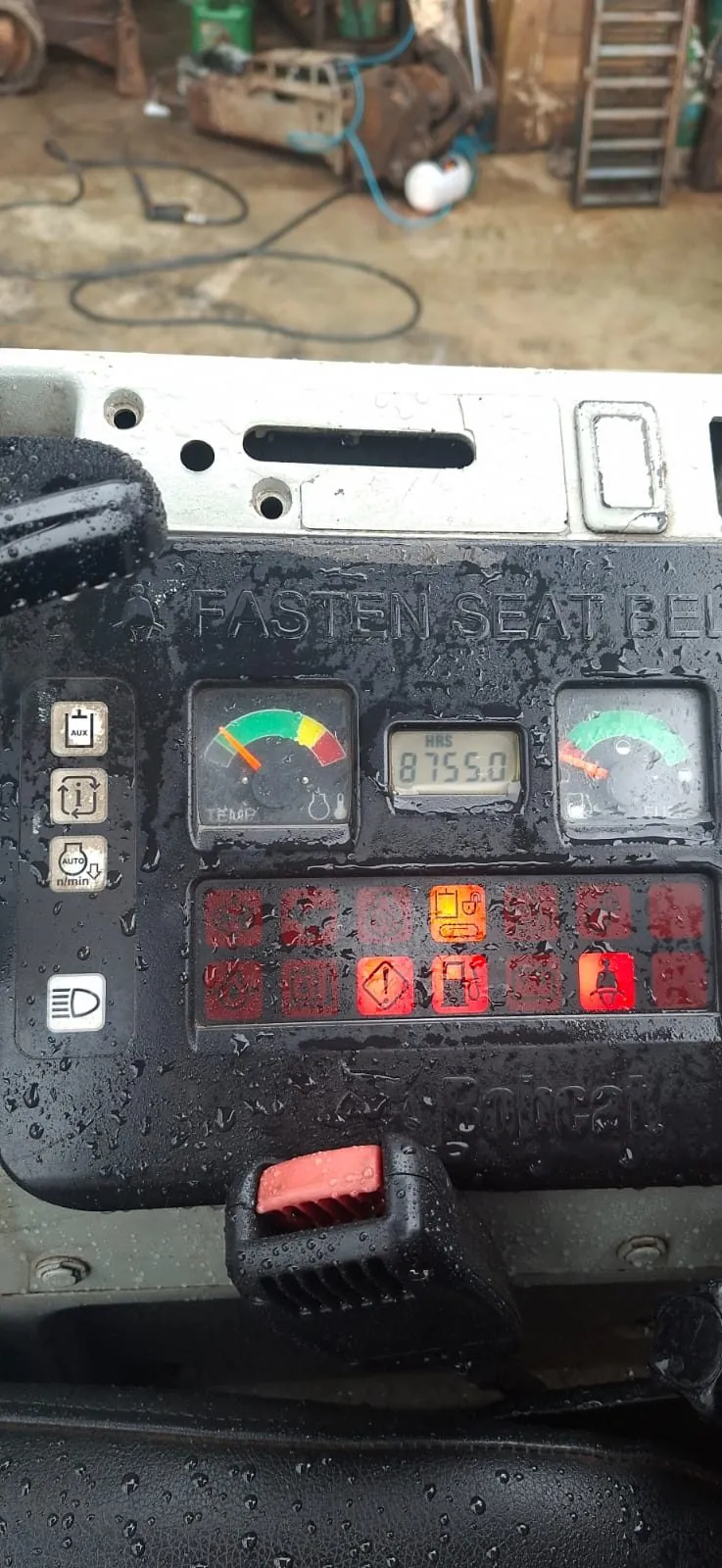 Mini escavadeira Bobcat E26 esteira de borracha usada à venda em Curitiba, foto 5