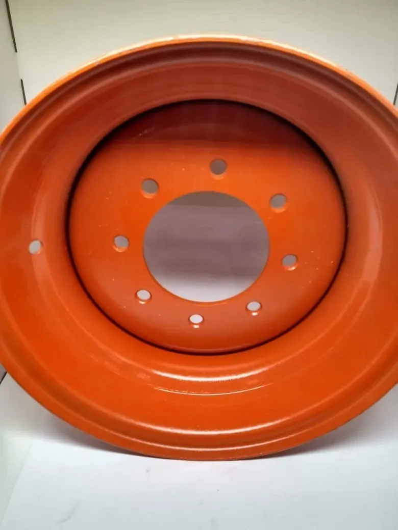 Roda de Bobcat com pneu e aro, detalhe
